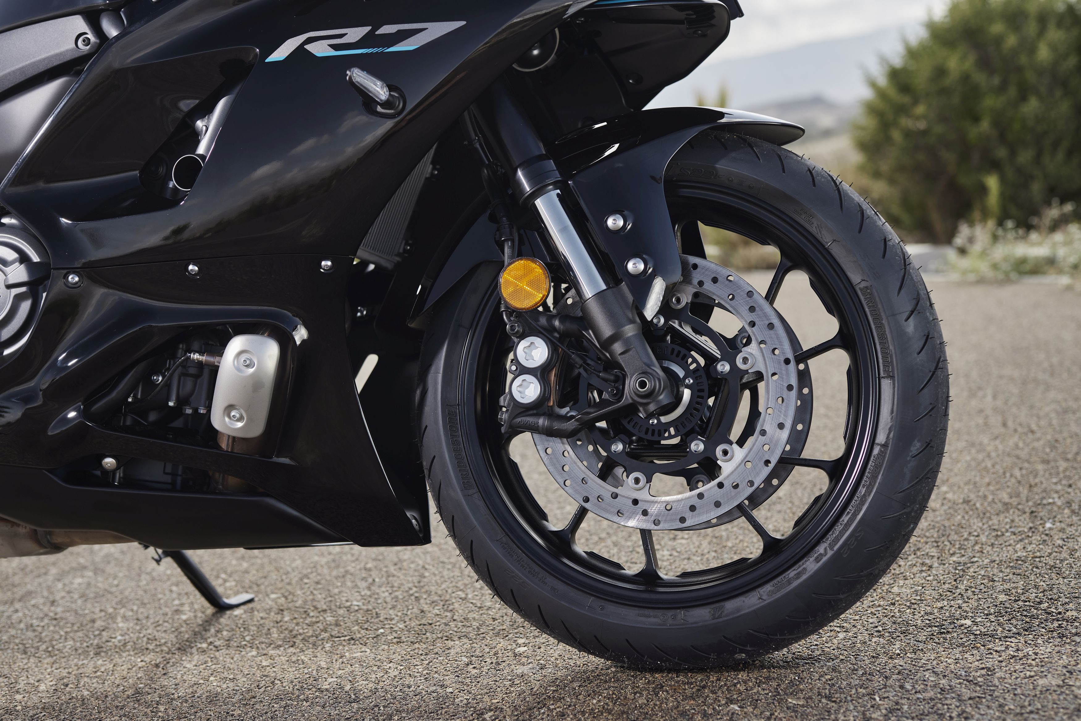 Yamaha R7 (2022) review | tested on the road and on the